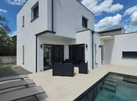 La Villa signature by Berenice Contemporary villa with pool for 6 guests