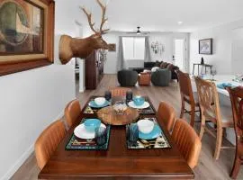 Themed Rooms, Golf, Fish, Lake, Come as Friends