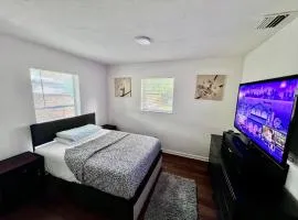 Private Room near Downtown