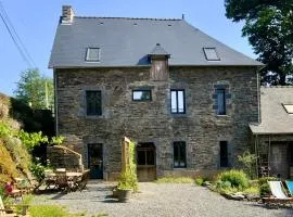 MOULIN DU VAULAURENT Gite 8 pers entre bois, rivières et sentiers
