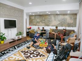 Apple Hostel Bishkek, hotel di Bishkek