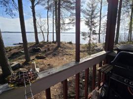 Traditional Finnish lakeside off-grid cabin, Hotel in Joensuu