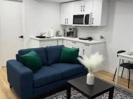 Cosy and Cute Private Basement Suite