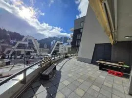 Ski & SunDeck
