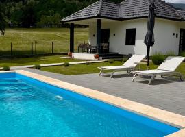 Mali Raj, hotel a Banja