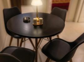 Monarca suites luxury apartments dha phase6, hotell i Karachi