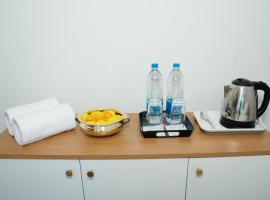 UK Plaza, hotel i Edappāl