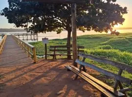 Rancho charmoso e completo próximo ao rio no Village Tiete em Borborema SP