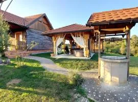 Wood & Hills Heritage Retreat with Private Spa