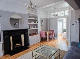 Smugglers Retreat - Sea Views & Garden, Rottingdean