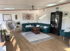 4BR Home Near MetLife - Sleeps 9 - Easy NYC Access