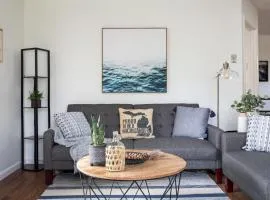 Long Lake Escape 1BR Modern Upper Unit 15 Min to Downtown Traverse City