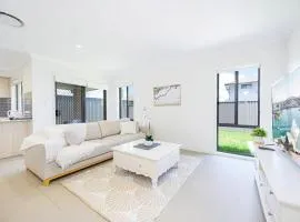 Sydney Cobbitty 4bed house,close Oran Park