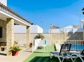 Amplio Chalet con Piscina privada Terraza y Barbacoa Cerca del pueblo
