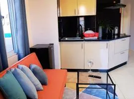 Modern 2BR Apartment at Dolfijn Studios in North Paramaribo with AC & Fast WiFi