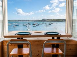 Appartement les pieds dans l eau, hotel em Douarnenez