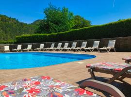 Chalets de la Colagne, Hotel in Chirac