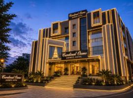 Hotel Cardinal Express Oxmo Delhi - with Free Airport Pick Up or Drop, hotel sa New Delhi