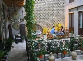 Gulnaraxanum Guest House B&B