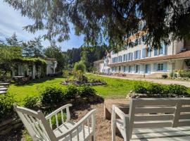 Les Contes, hotel v destinácii Fougax-et-Barrineuf