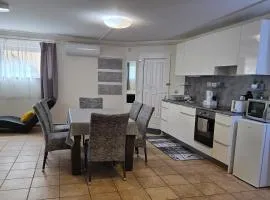 Holiday Apartman