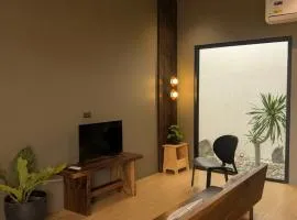 Minimalist Cabin with Pool 5 Mins Drive to Vigan Heritage Family &Pet-friendly