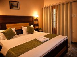 Geetanjali Palace Hotel & Restaurant، فندق في Rudraprayāg