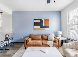 Landing Modern 3BD Yoga Studio Rooftop Lounge