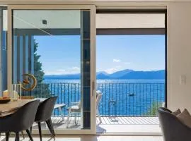 SalvatoreHomes - Luxurious Dreamview Waterfront Apartment in Torri del Benaco with Pool - Casa Azura - a 5 Star Luxury Collection at Lake Garda