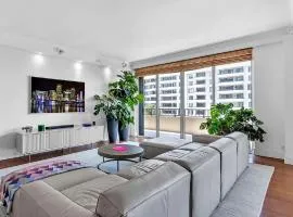Expansive 4 Bedroom Oceanfront Condo with Balcony