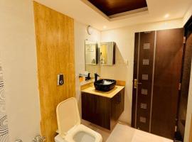Hotel madhu, hotel v destinaci Bilāspur