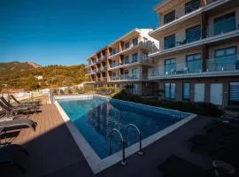Eliza Sea View Apartment with Pool