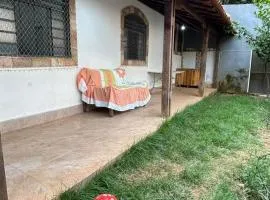 Casa Ampla no Térreo com Quintal gramado na Região da Pampulha