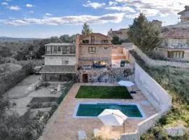 Villa de lujo de piedra, Cine para niños, Vistas, Piscina