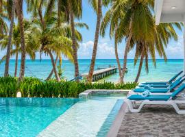 Casa Aura Maria Modern Beachfront Escape w Pool, hotel a Basil Jones