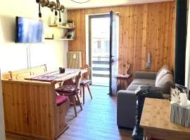 Casa Nico vicino a Cavalese con terrazzo ideale per 2-3 ospiti