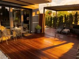 La Catedral - ZEN Garden Apartment with Private Sauna & Jacuzzi, Old Town Gdansk