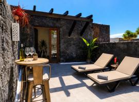 Villa Blanco - Romantic Hideaway - Private Villa for Couple, hotel v destinácii Tías