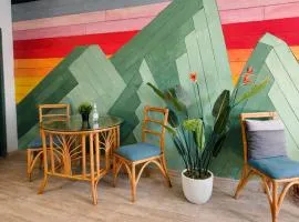 Short Drive to Ferry, Boho Eco Stay, Parking