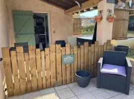 Appartement avec espace jacuzzi et terrasse