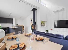 STYLISH TOWNHOUSE - Cozy Winter Garden & Fireplace