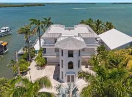 Aurum Gem Oceanview Villa with Pool & Private Marina