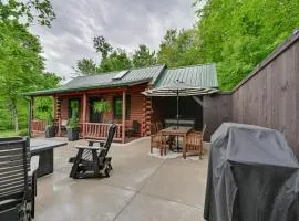 Peaceful Cabin w/ Hot Tub in Dundee: Dogs Welcome