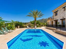 Villa Chrisandria, hotel i Argaka