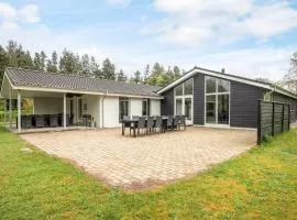 Luxurious Retreat in Henne Strand-By Traum
