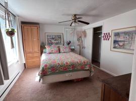 Family and Dog-Friendly Cottage in Arco: Arco şehrinde bir otel