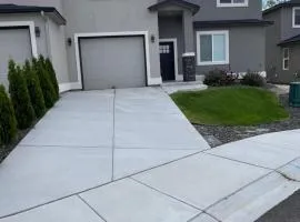 Contemporary Richland Getaway