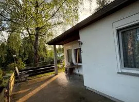 Ferienbungalow mit Hochbett und Terrasse am Zeulenrodaer Meer