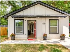 World Cup Retreat -2BR 2BA Decatur Cottage