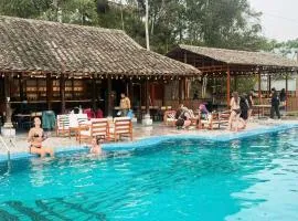 Loop Tribe - Social Hostel